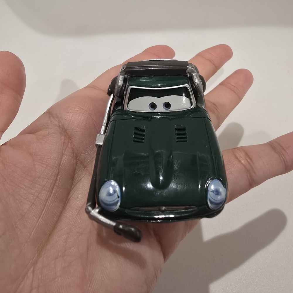 GUC Disney Pixar Cars 2 David Hobbscap Original 1:55 Diecast